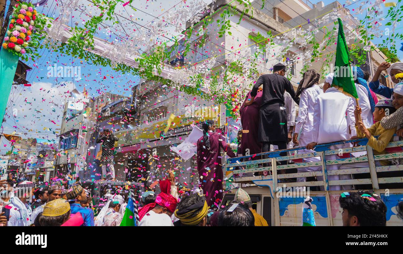 Beawar, Rajasthan, India, 16 settembre 2024: I musulmani prendono parte alla processione religiosa di Eid Milad-un-Nabi, l'anniversario della nascita del profeta Maometto a Beawar. Crediti: Sumit Saraswat/Alamy Live News Foto Stock