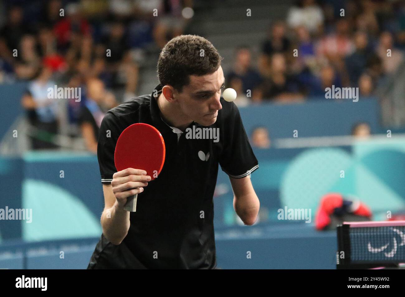 Filip RADOVIC del Montenegro nel Para Table Tennis - Singles maschile - MS10 alle partite paralimpiche del 2024 a Parigi, Francia Foto Stock