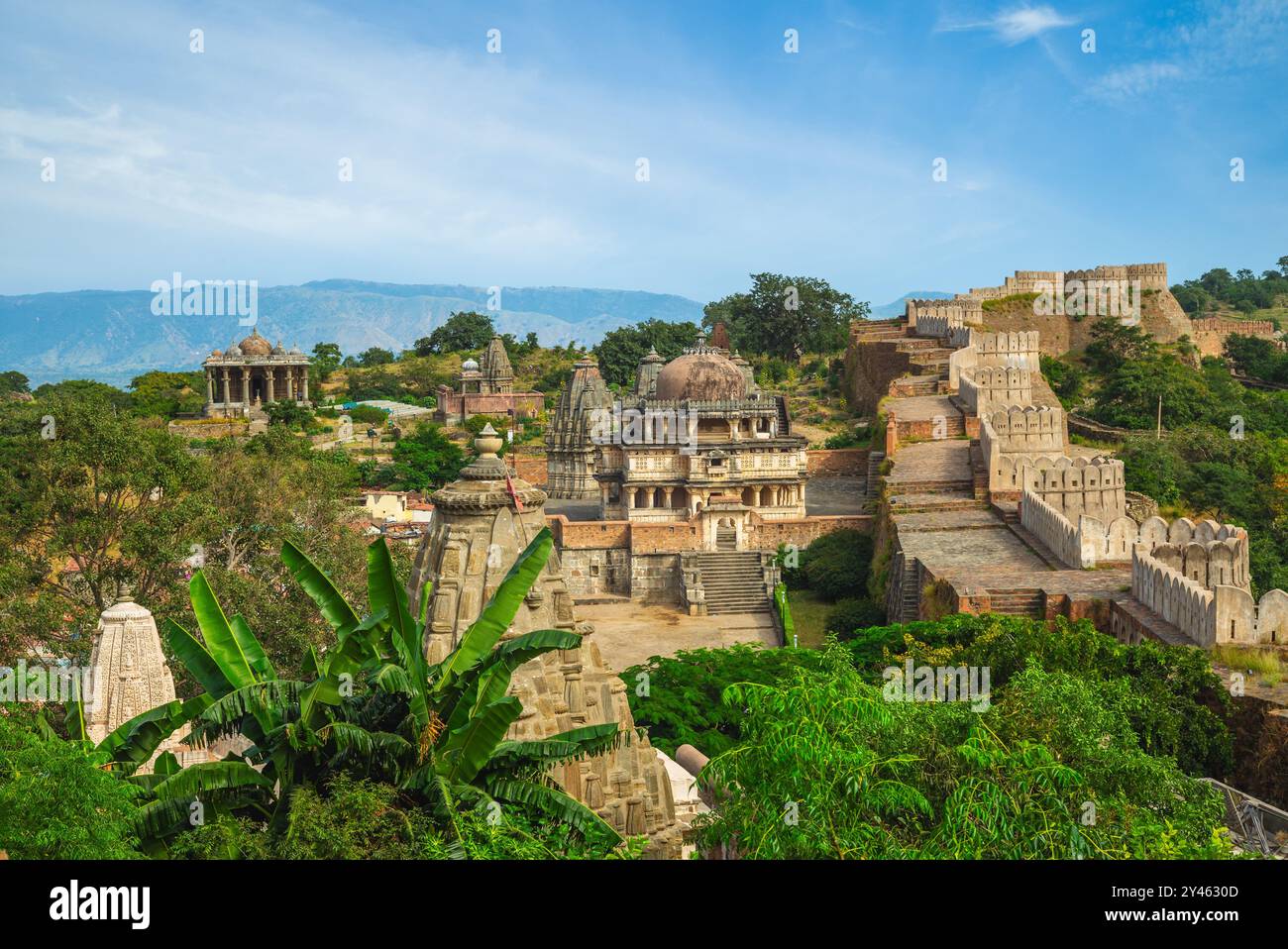 Scenario del Kumbhalgarh, noto anche come forte di Kumbhal, situato nel distretto di Rajsamand, Rajasthan, India Foto Stock