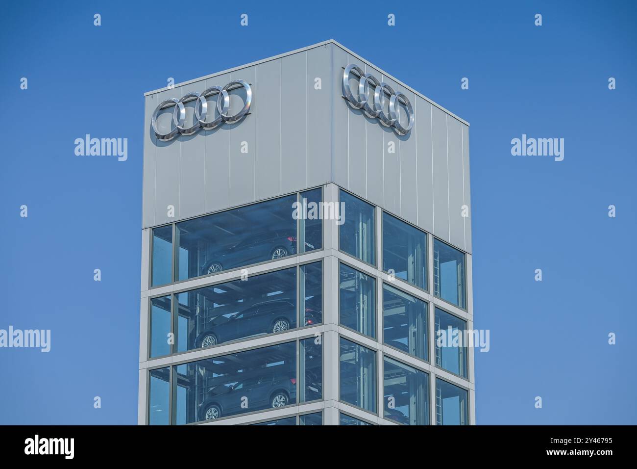 Autoturm, Audi Zentrum, Rudower Chaussee, Adlershof, Treptow-Köpenick, Berlino, Deutschland Foto Stock