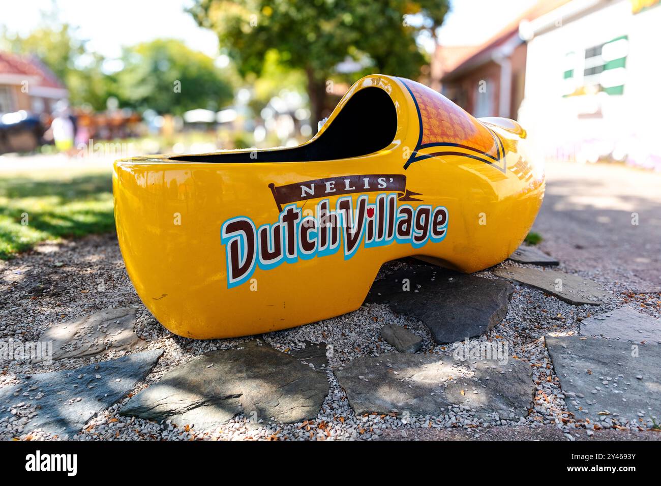 Scarpa gigante in legno al villaggio olandese di Nelis in Olanda, Michigan USA Foto Stock