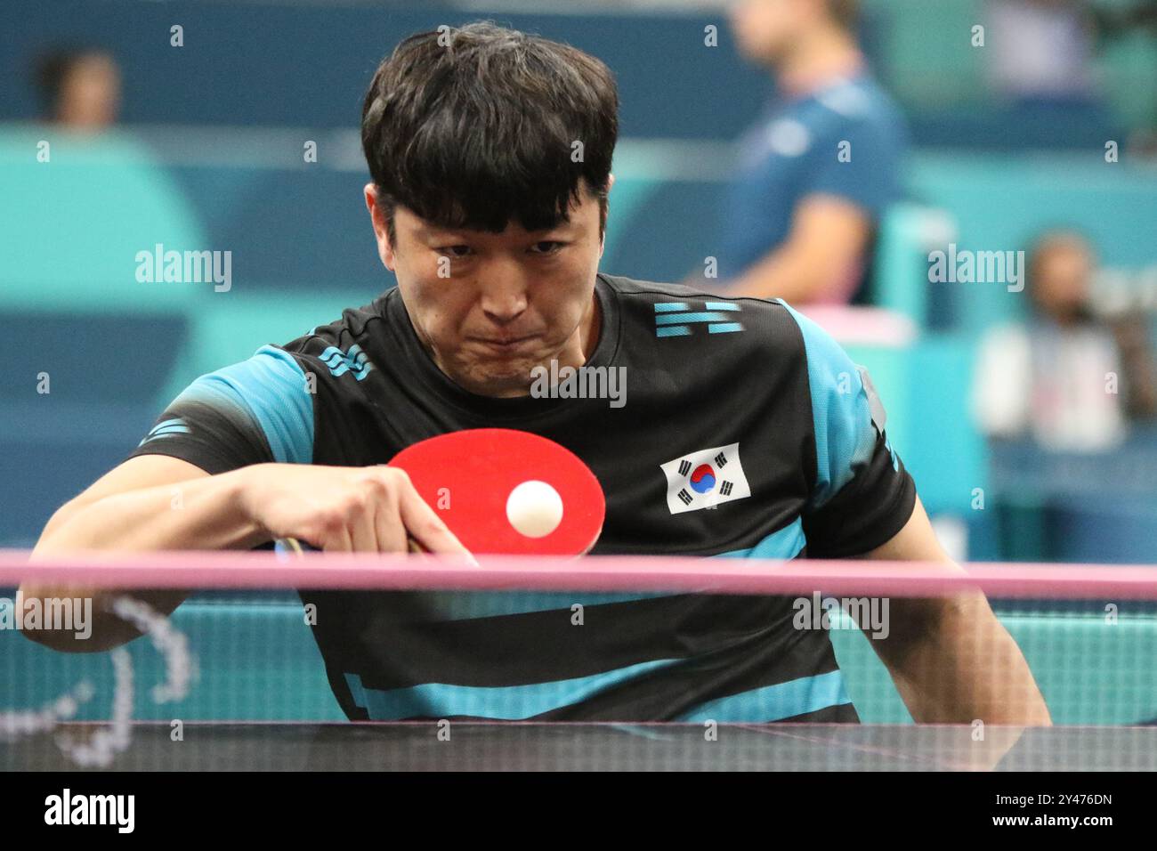 Jung Gil KIM della Repubblica di Corea nel Para Table Tennis - Singles maschile - MS4 ai Giochi Paralimpici del 2024 a Parigi, Francia Foto Stock