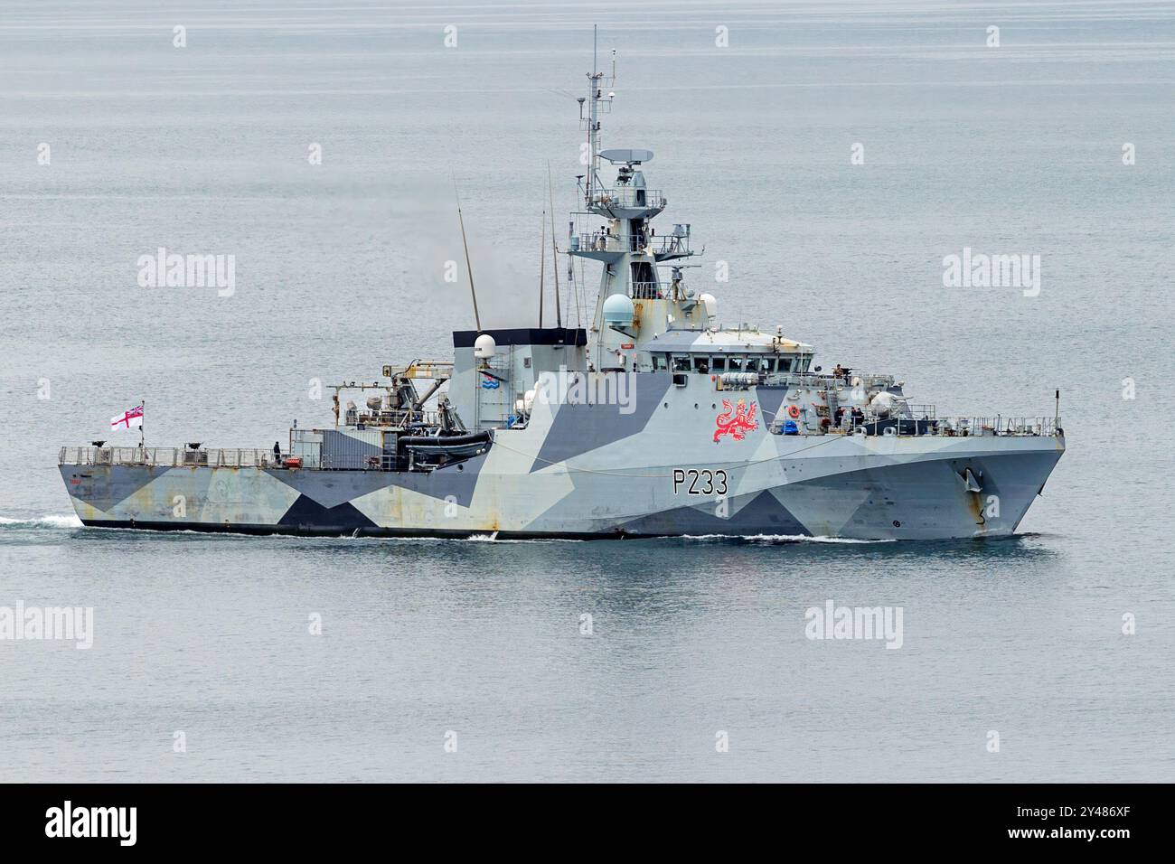 La HMS Tamar, una nave di pattuglia offshore classe Batch 2 della Royal Navy, arriva alla Royal New Zealand Navy base a Devonport, nuova Zelanda Foto Stock