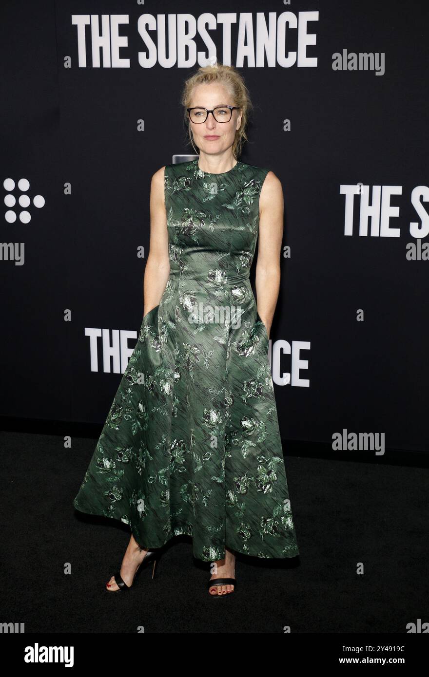 Los Angeles, California, Stati Uniti. 16 settembre 2024. Gillian Anderson alla prima di Los Angeles di "The Substance" tenutasi al DGA Theater di Hollywood, USA il 16 settembre 2024. Crediti: Hyperstar/Alamy Live News Foto Stock