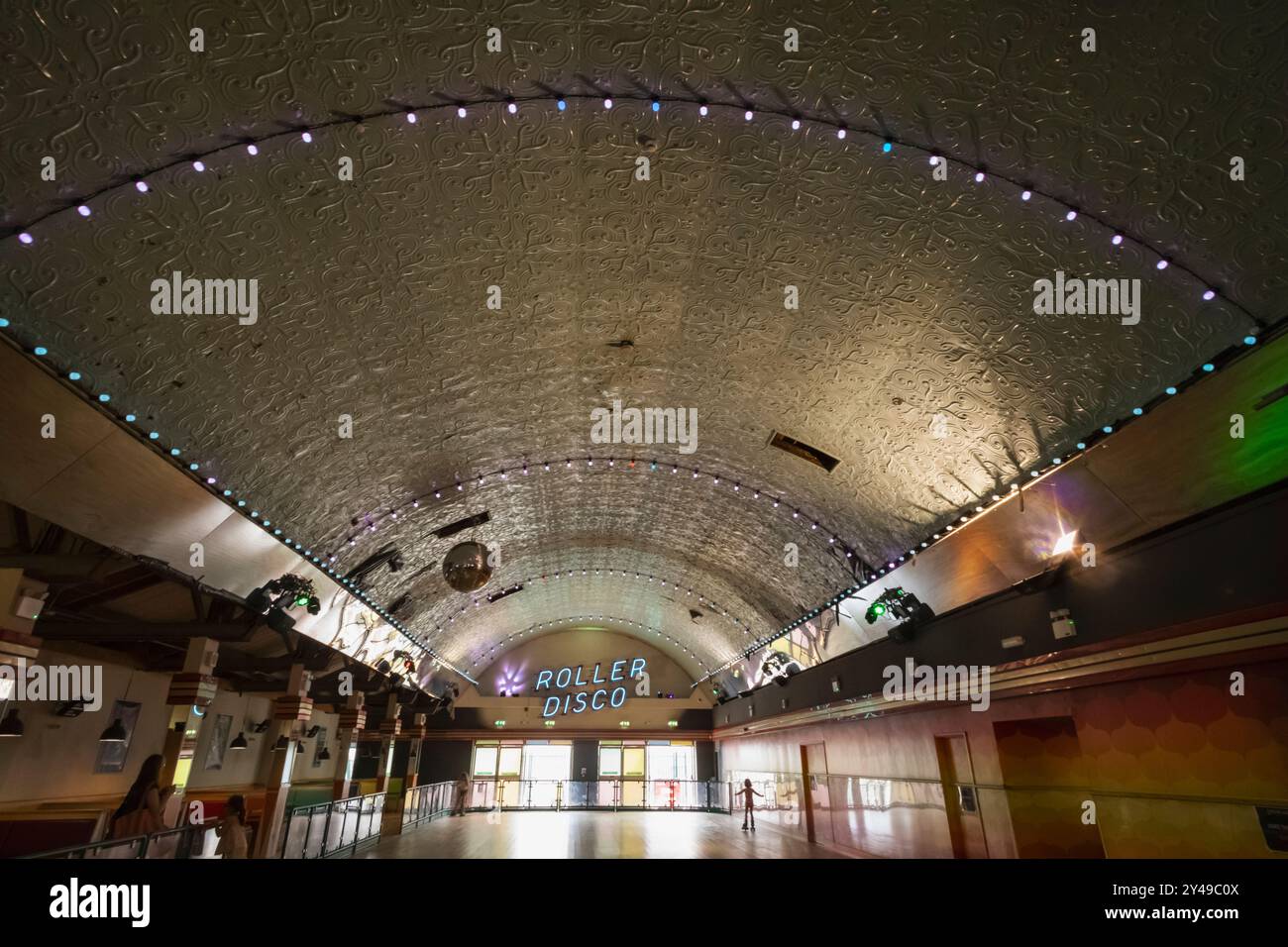 Inghilterra, Kent, Margate, lo storico parco divertimenti Dreamland, la Vintage Roller disco Hall Foto Stock