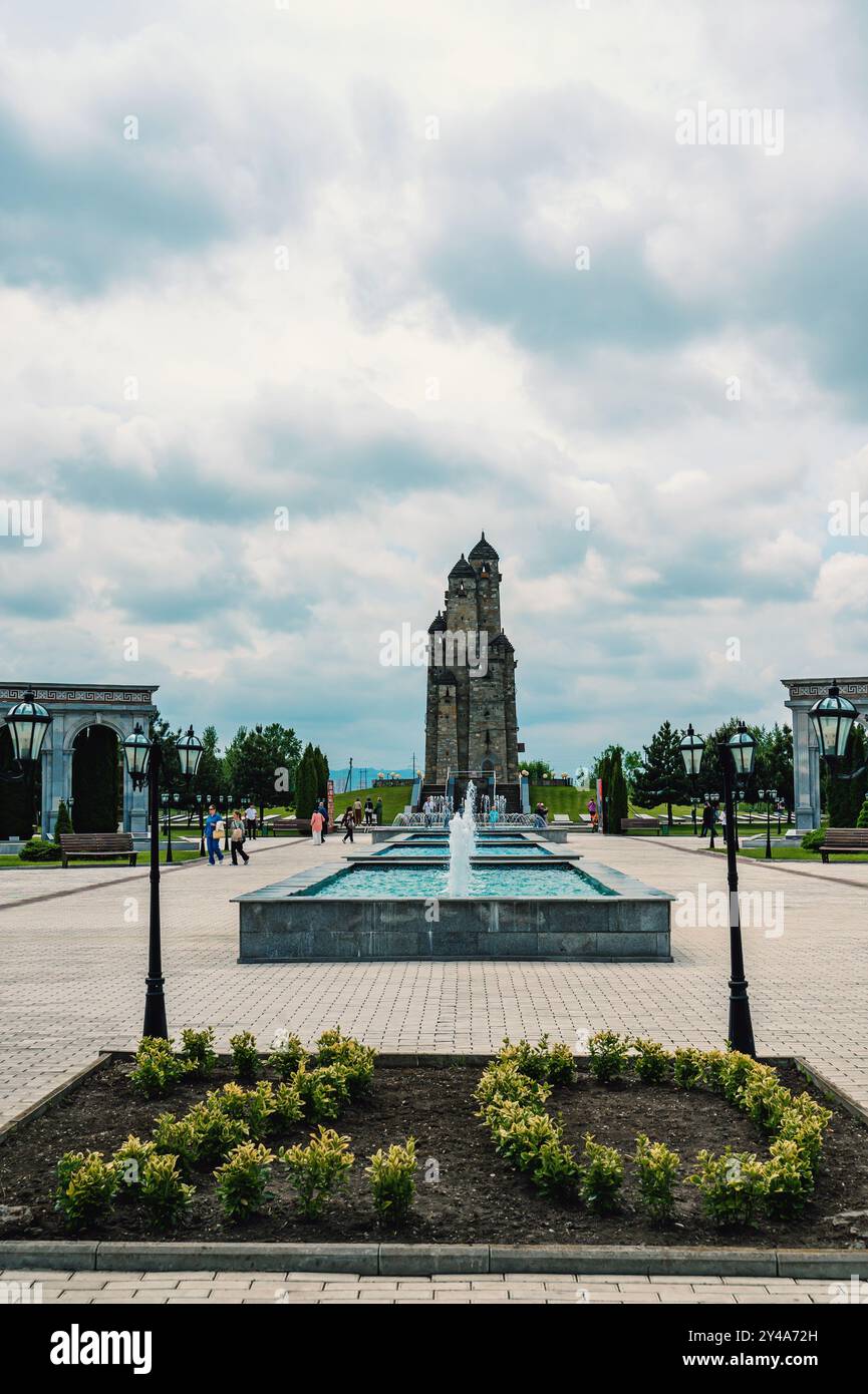 Nazran, Inguscezia, RUSSIA - 12 MAGGIO 2024: Museo delle vittime della repressione, della deportazione e del conflitto dell'autunno del 1992. Una struttura commemorativa i Foto Stock