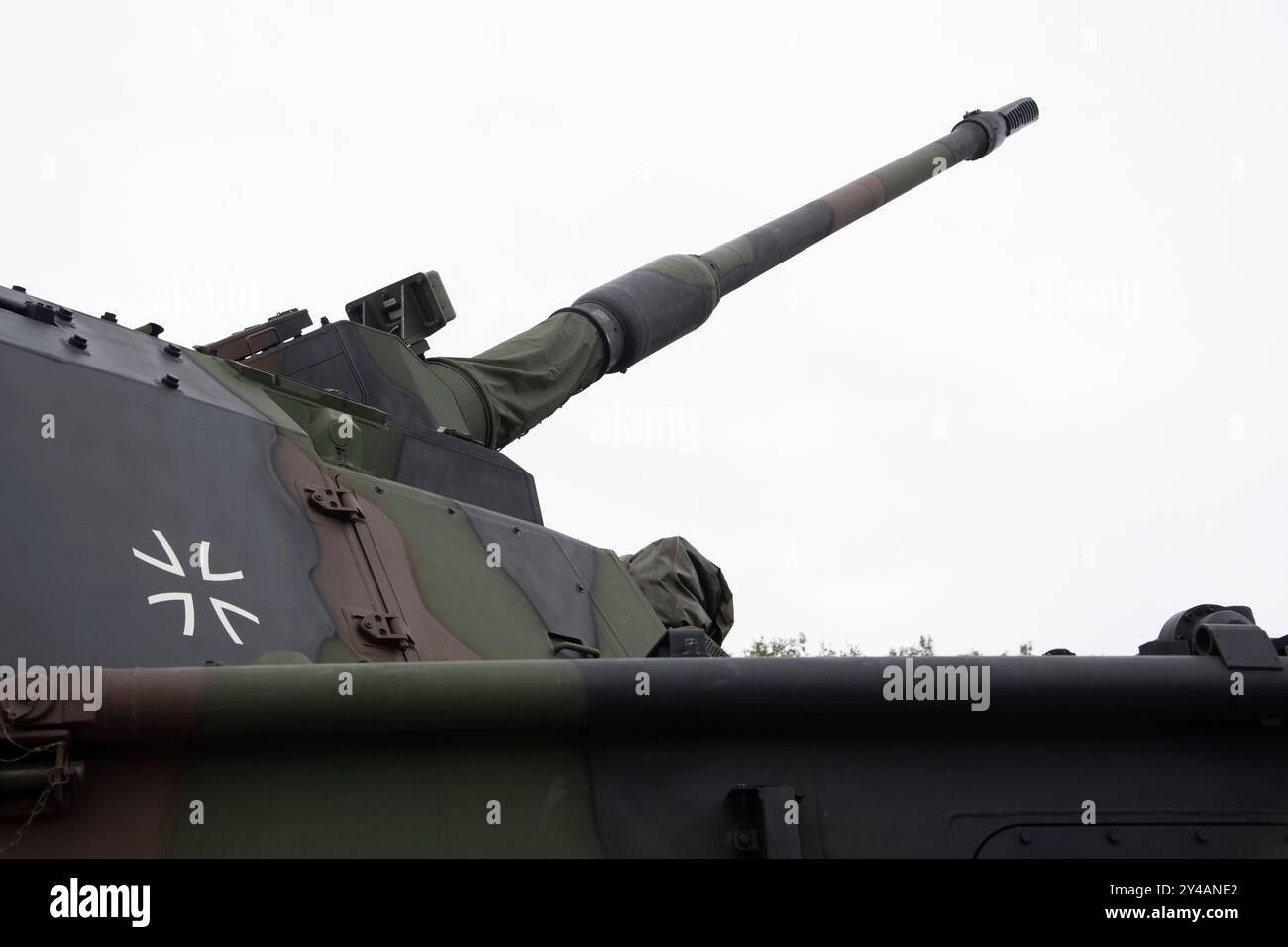 Idar Oberstein, Germania. 16 settembre 2024. Panzerhaubitze 2000 il ministro federale della difesa Boris Pistorius visita la scuola di artiglieria di Idar-Oberstein il 16.09.2024, credito: dpa/Alamy Live News Foto Stock