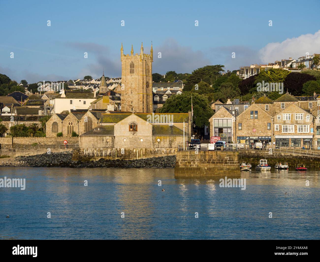 Dawn, St Ia Parish Church, Church of England Church, St Ives Harbour, St Ives, Cornovaglia, Inghilterra, REGNO UNITO, REGNO UNITO. Foto Stock