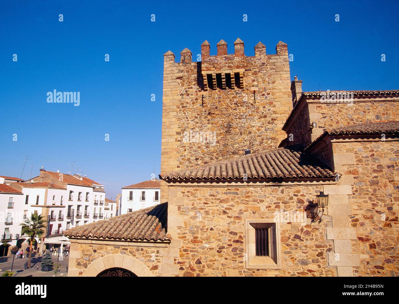 Torre Bujaco e Piazza principale. Caceres, Estremadura, Spagna. Foto Stock