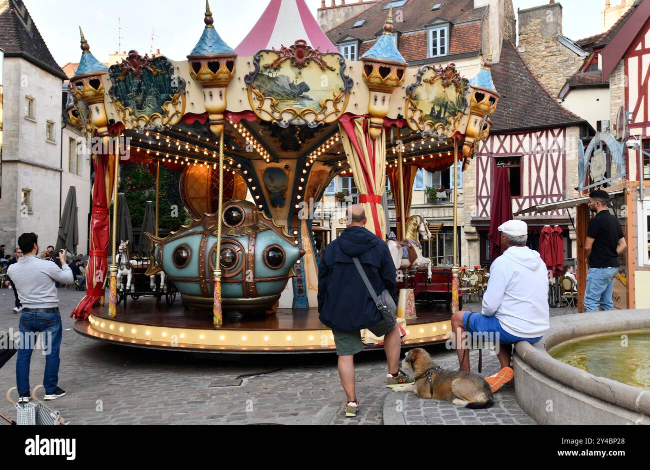 Giostra tradizionale a Digione, Francia, 2024 Foto Stock