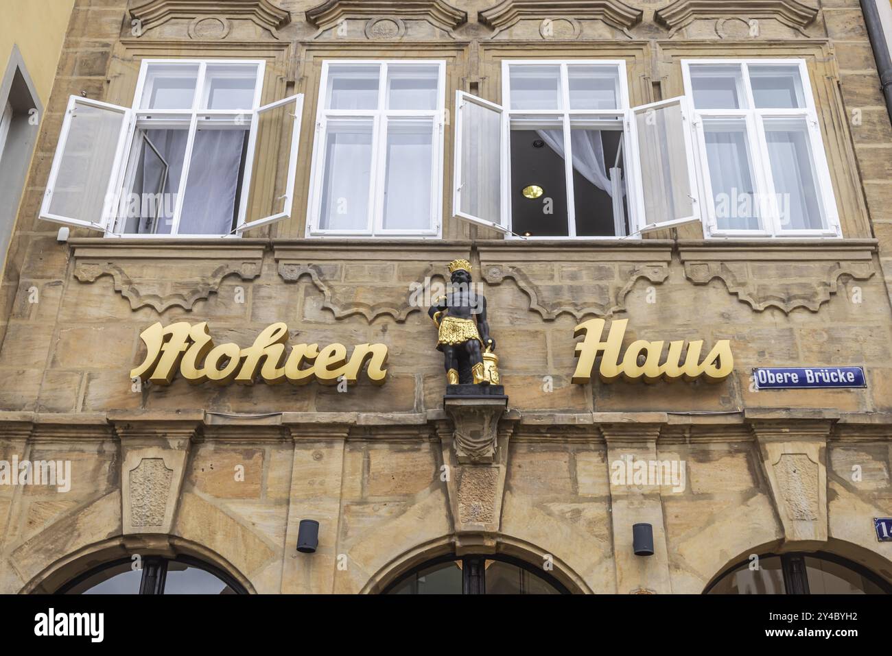 Casa di Mohren con sculture, città vecchia di Bamberga, alta Franconia, Baviera, Germania, Europa Foto Stock