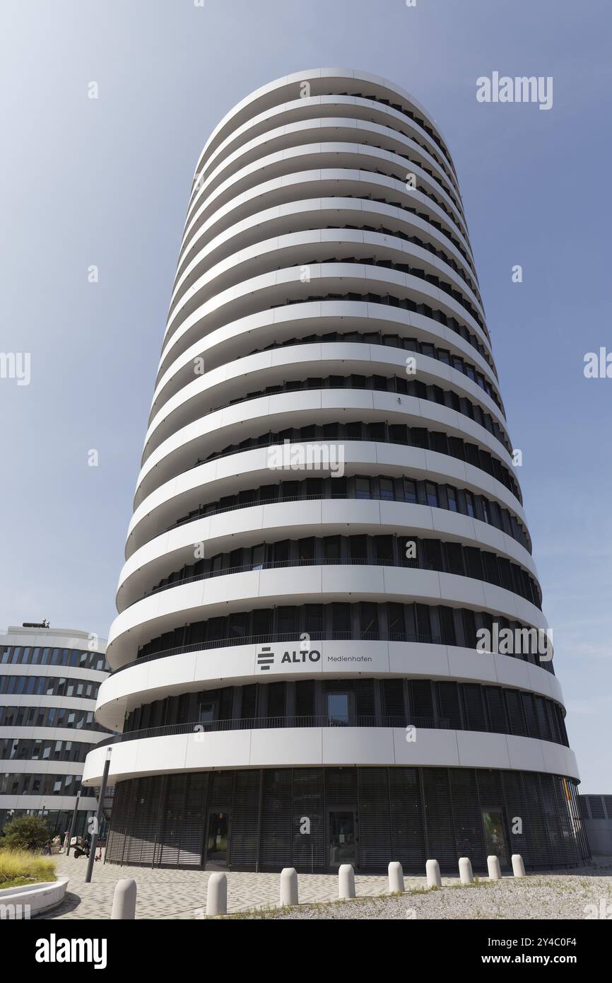 Alto Medienhafen Office tower, Office Campus di SOP Architekten, Duesseldorf Media Harbour Duesseldorf, Renania settentrionale-Vestfalia, Germania, Europa Foto Stock