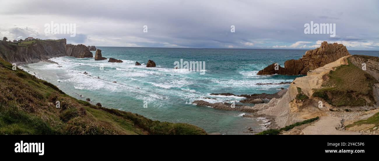 Vista panoramica della Costa Quebrada a Liencres, Cantabria Foto Stock