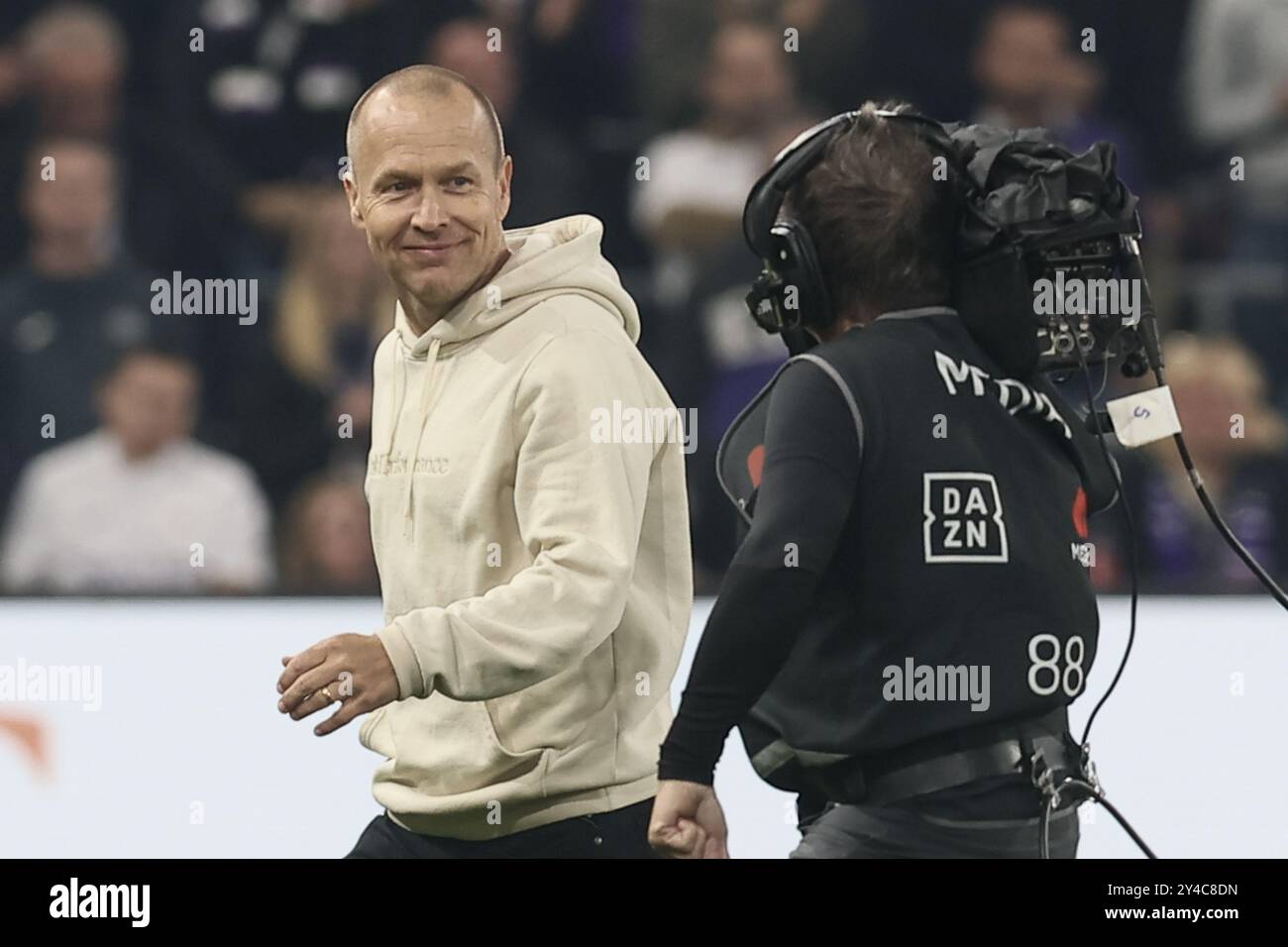 Bruxelles, Belgio. 17 settembre 2024. L'ex giocatore Par Zetterberg nella foto all'inizio di una partita di calcio tra RSC Anderlecht e KRC Genk, martedì 17 settembre 2024 a Bruxelles, partita posticipata del giorno 5 della stagione 2024-2025 della prima divisione della "Jupiler Pro League" del campionato belga. BELGA PHOTO BRUNO FAHY credito: Belga News Agency/Alamy Live News Foto Stock