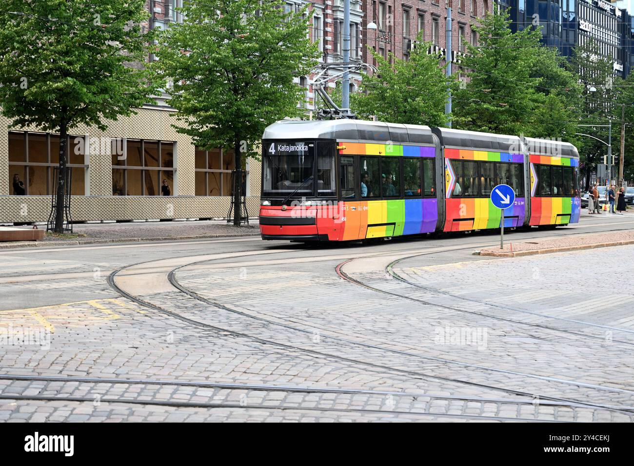 Helsinki, Finlandia - 25 luglio 2024: Il tram per la strada di Helsinki. Foto Stock