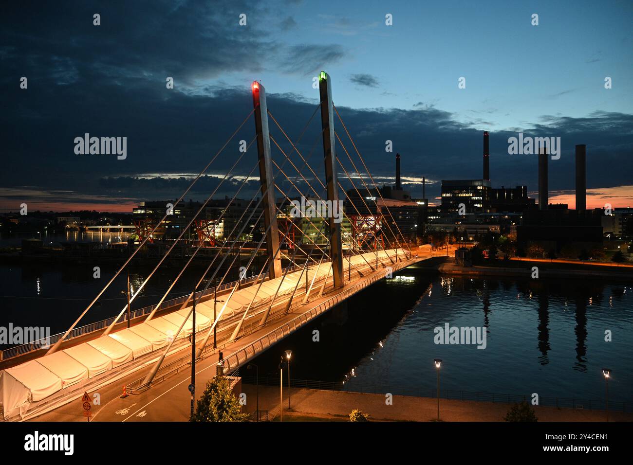 Helsinki, Finlandia - 25 luglio 2024: Ponte Crusell (Crusellinsilta) a Helsinki. Foto Stock