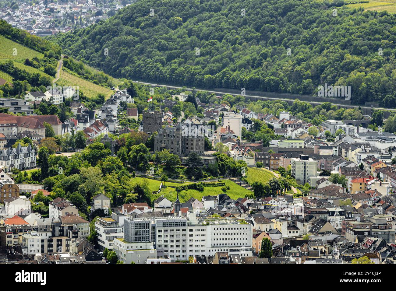Vista di Bingen sul Reno con il castello di Klopp nella valle del medio Reno superiore, patrimonio dell'umanità dell'UNESCO Foto Stock
