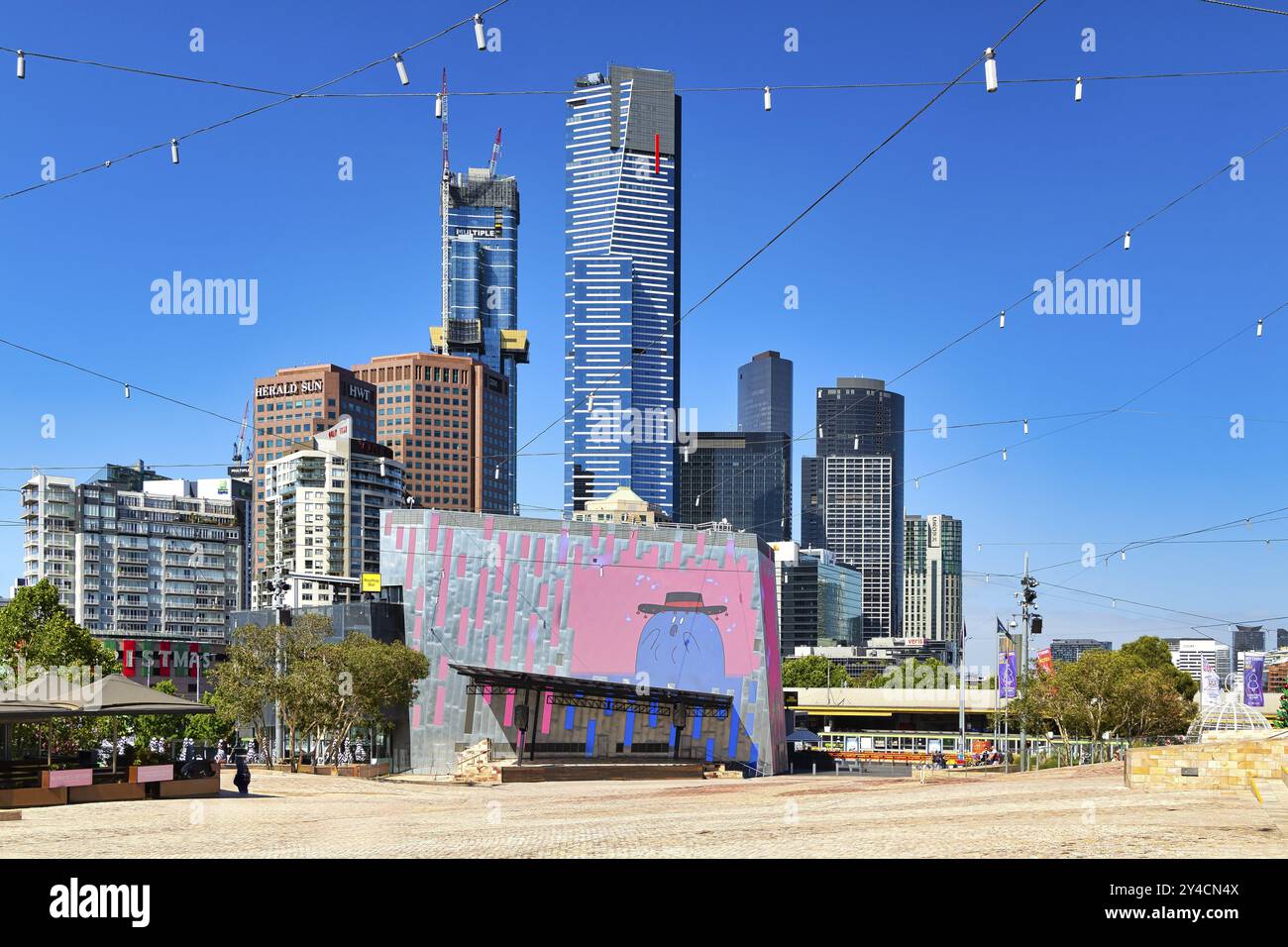 Federation Square a Melbourne, Australia, sede di eventi artistici e culturali, Oceania Foto Stock