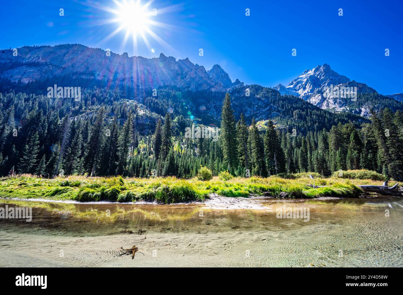 Il percorso Cascade Canyon del Parco Nazionale del Grand Teton mentre fai escursioni nell'autunno del 2024 Foto Stock