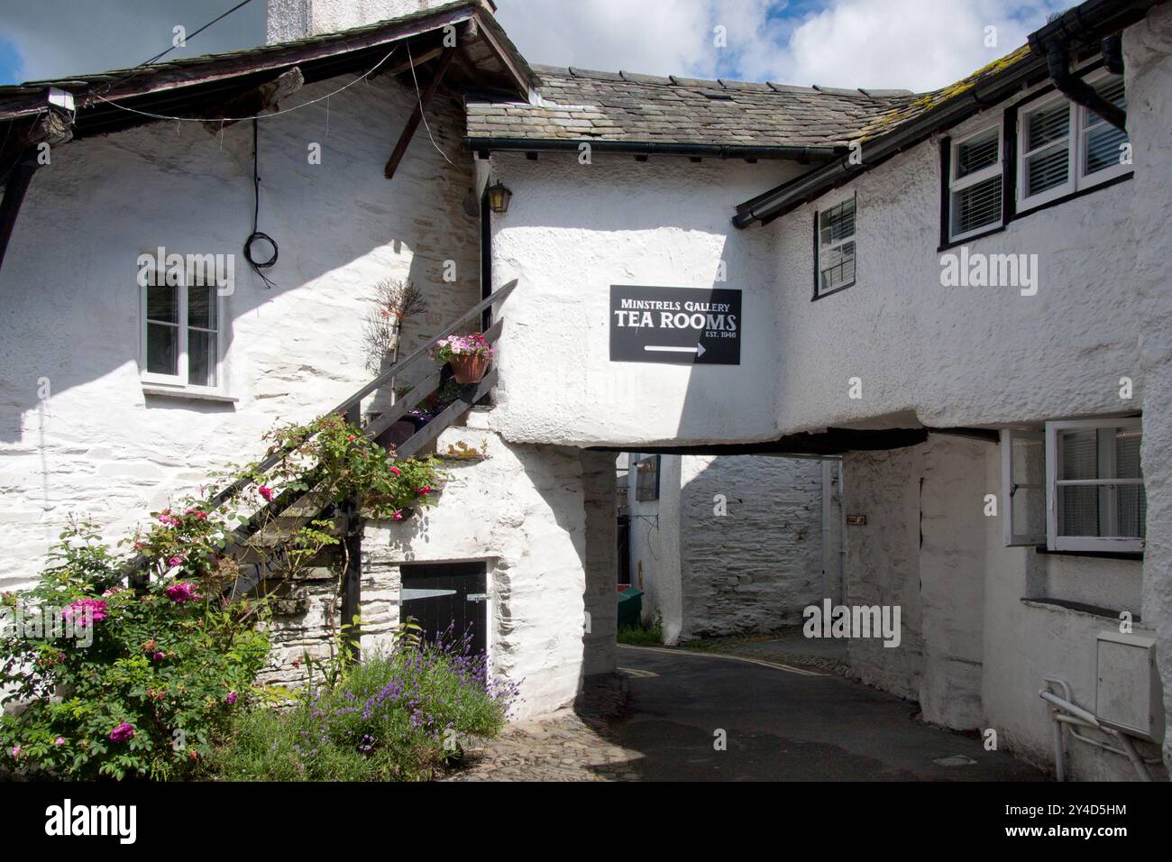 Il pittoresco villaggio di Hawkshead, casa d'infanzia di Wordsworths, Westmorland & Furness, Lake District, Cumbria, Inghilterra Foto Stock