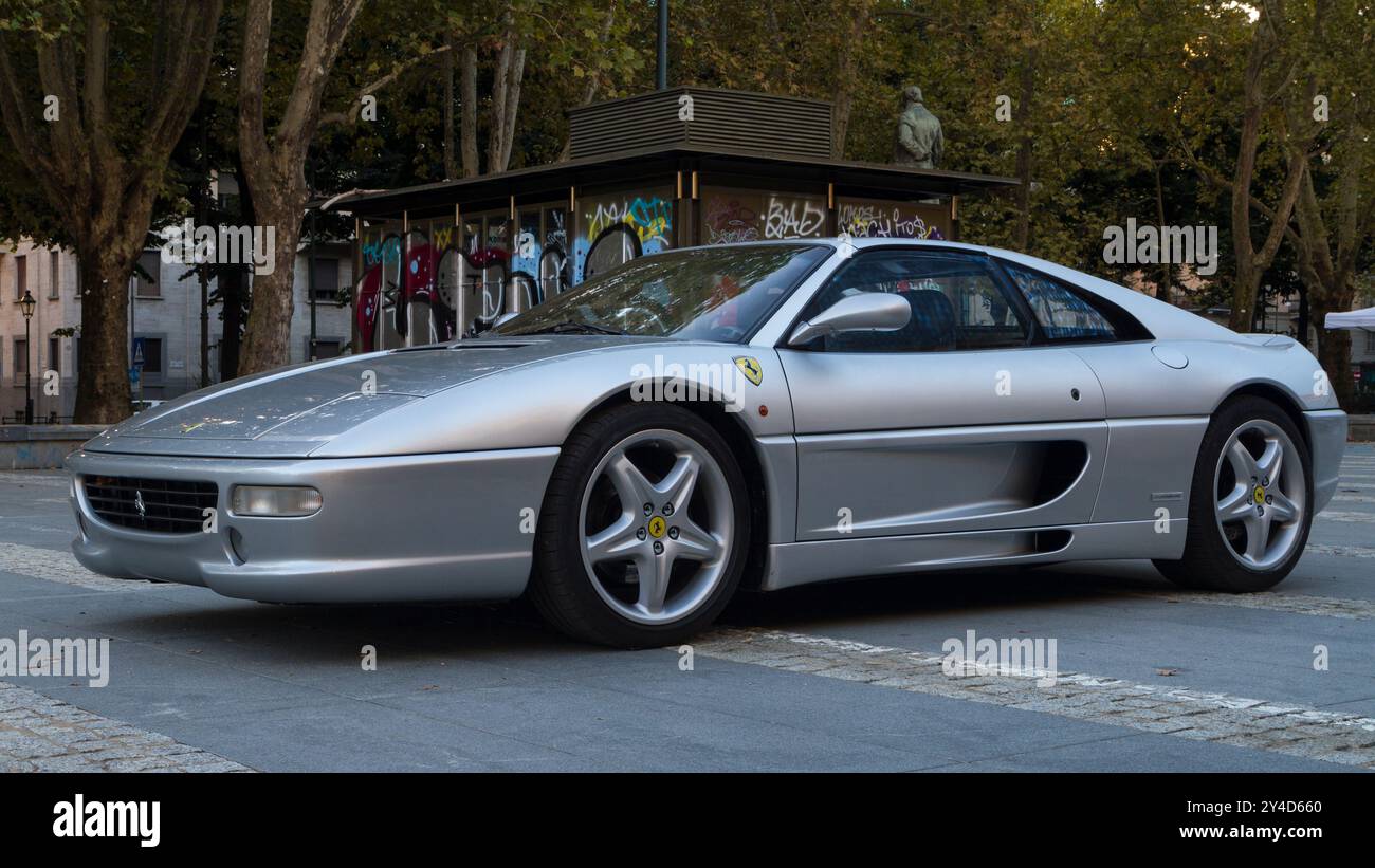 Torino, Italia. 14 settembre 2024. Ferrari 355 F1 GTS al Salone dell'automobile di Torino 2024 Foto Stock