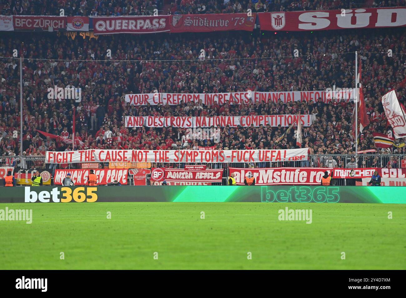 Monaco di Baviera, Germania. 17 settembre 2024. Striscione nel blocco tifosi del Bayern contro CL Refor, Football Champions League, FC Bayern Monaco - GNK Dinamo Zagabria il 17 settembre 2024, ALLIANZAREN A. ? Credito: dpa/Alamy Live News Foto Stock