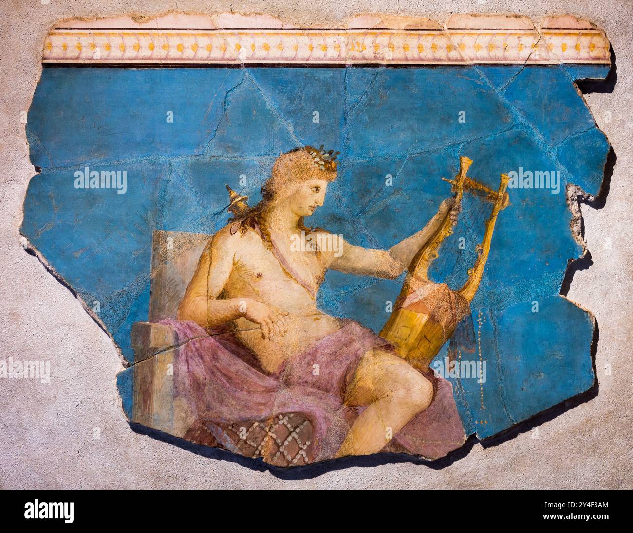 7370. Pittura murale raffigurante Apollone con cithara (lyra), Roma Palatina, casa di Augusto. Foto Stock