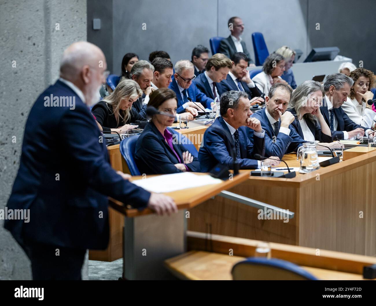 DEN HAAG - i ministri e i segretari di stato nel box K ascoltano il discorso di Frans Timmermans (GroenLinks-PvdA) durante il primo giorno delle consultazioni politiche generali. ANP REMKO DE WAAL paesi bassi - uscita belgio Foto Stock