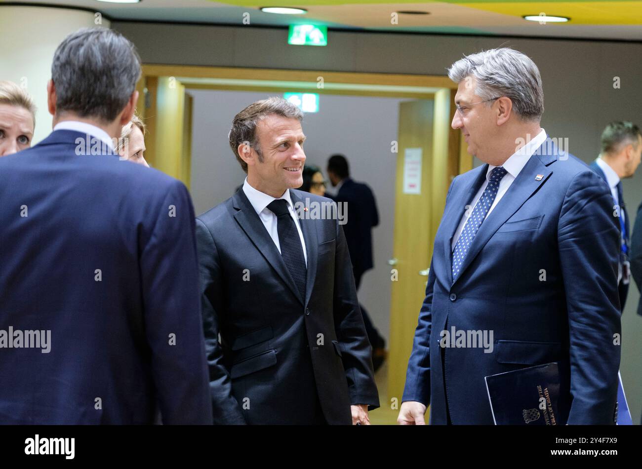 Bruxelles, Belgio, il 29 giugno 2023: Emmanuel Macron e Andrej Plenkovic partecipano al vertice dell'UE Foto Stock