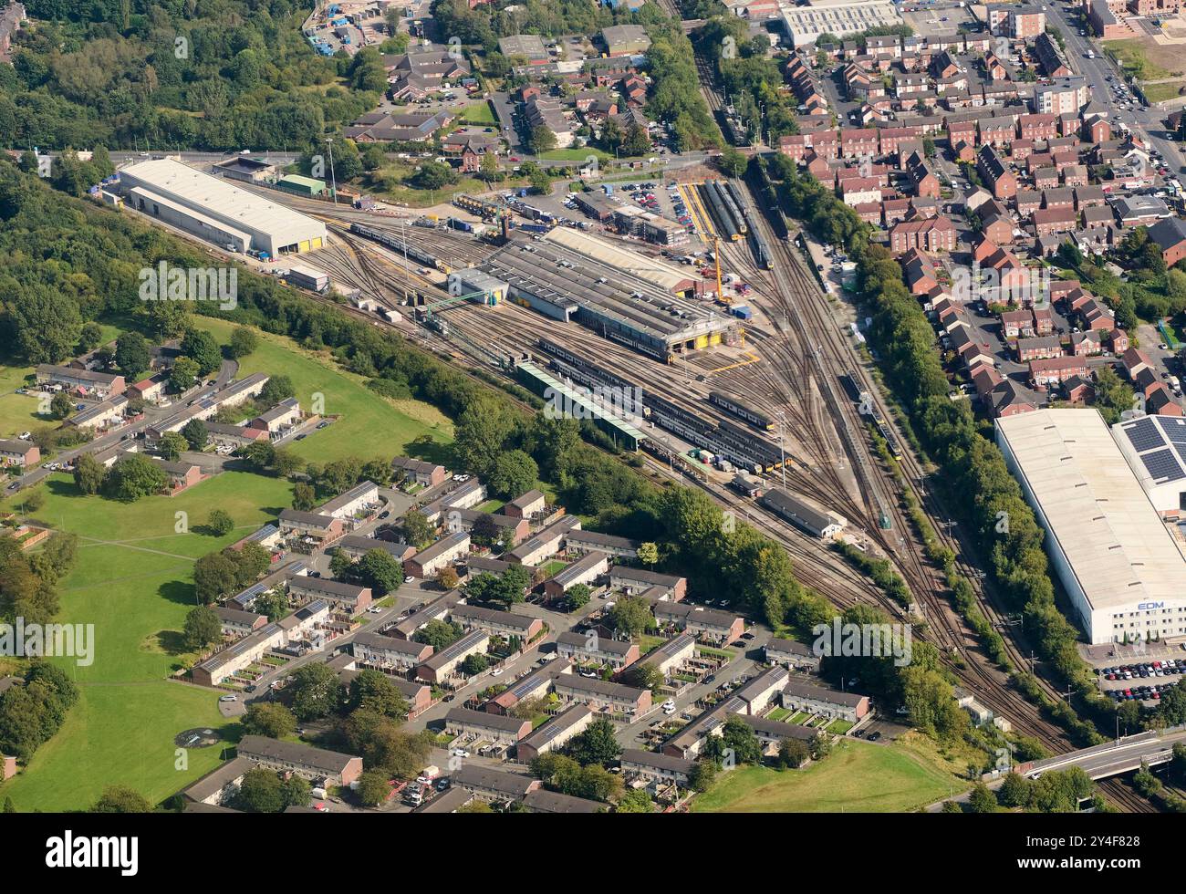 Vista aerea del deposito di manutenzione dei treni di Newton Heath, Greater Manchester, Inghilterra nord-occidentale, Regno Unito Foto Stock