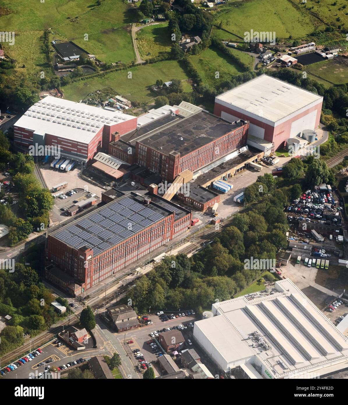 Ex mulino riutilizzato per uso industriale, Oldham, Greater Manchester, Inghilterra nord-occidentale, Regno Unito Foto Stock