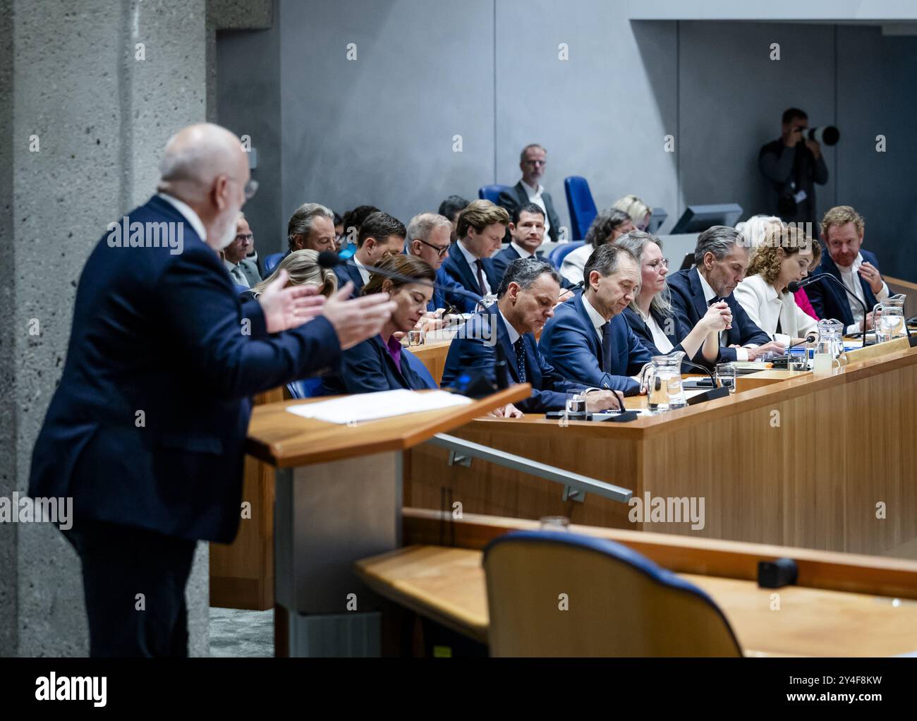 DEN HAAG - i ministri e i segretari di stato nel box K ascoltano il discorso di Frans Timmermans (GroenLinks-PvdA) durante il primo giorno delle consultazioni politiche generali. ANP REMKO DE WAAL paesi bassi - uscita belgio Foto Stock