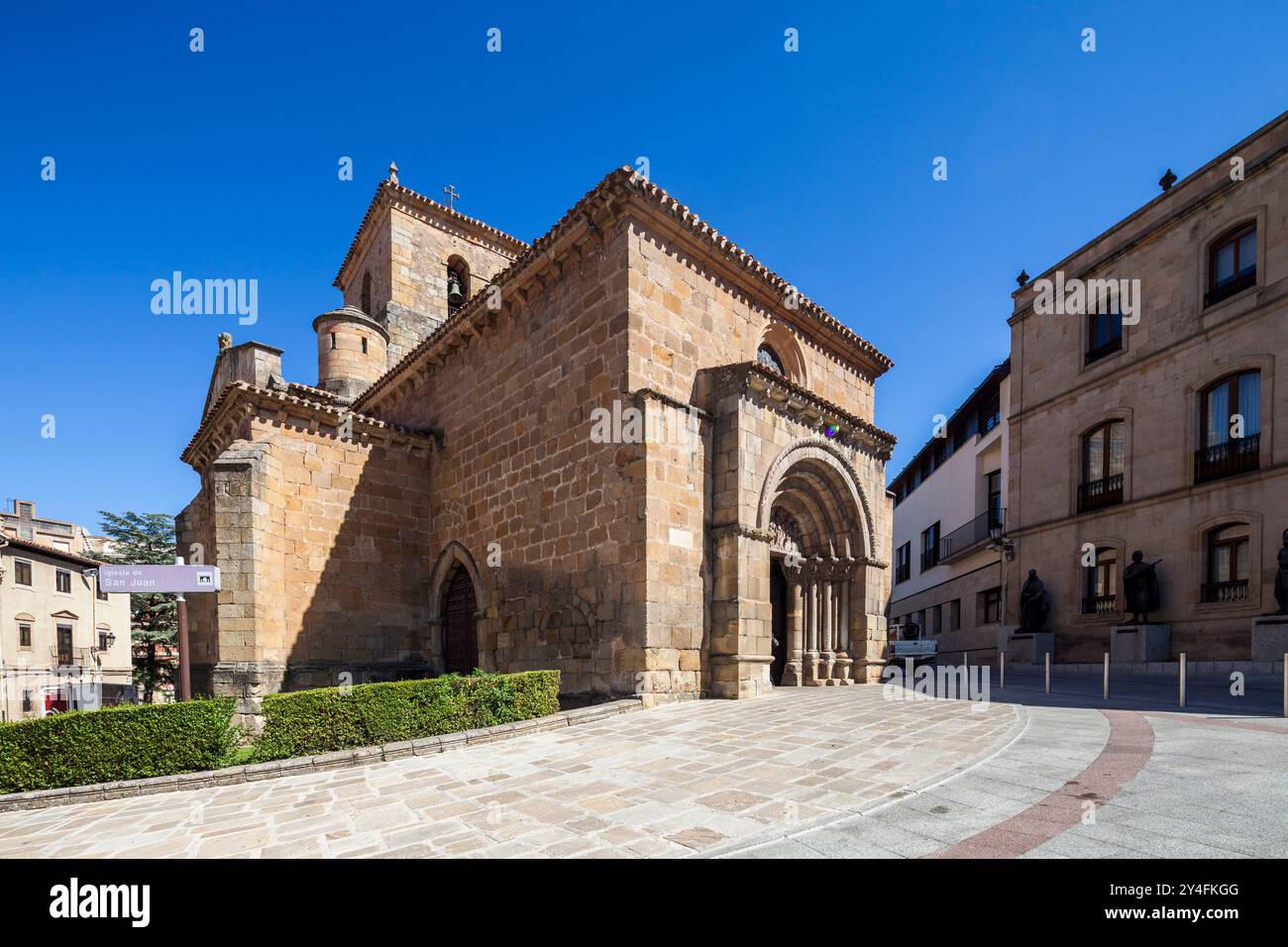 La Chiesa di San Juan de la Rabanera presenta una splendida architettura romanica a Soria, in Spagna, che riflette il suo ricco significato storico. Foto Stock