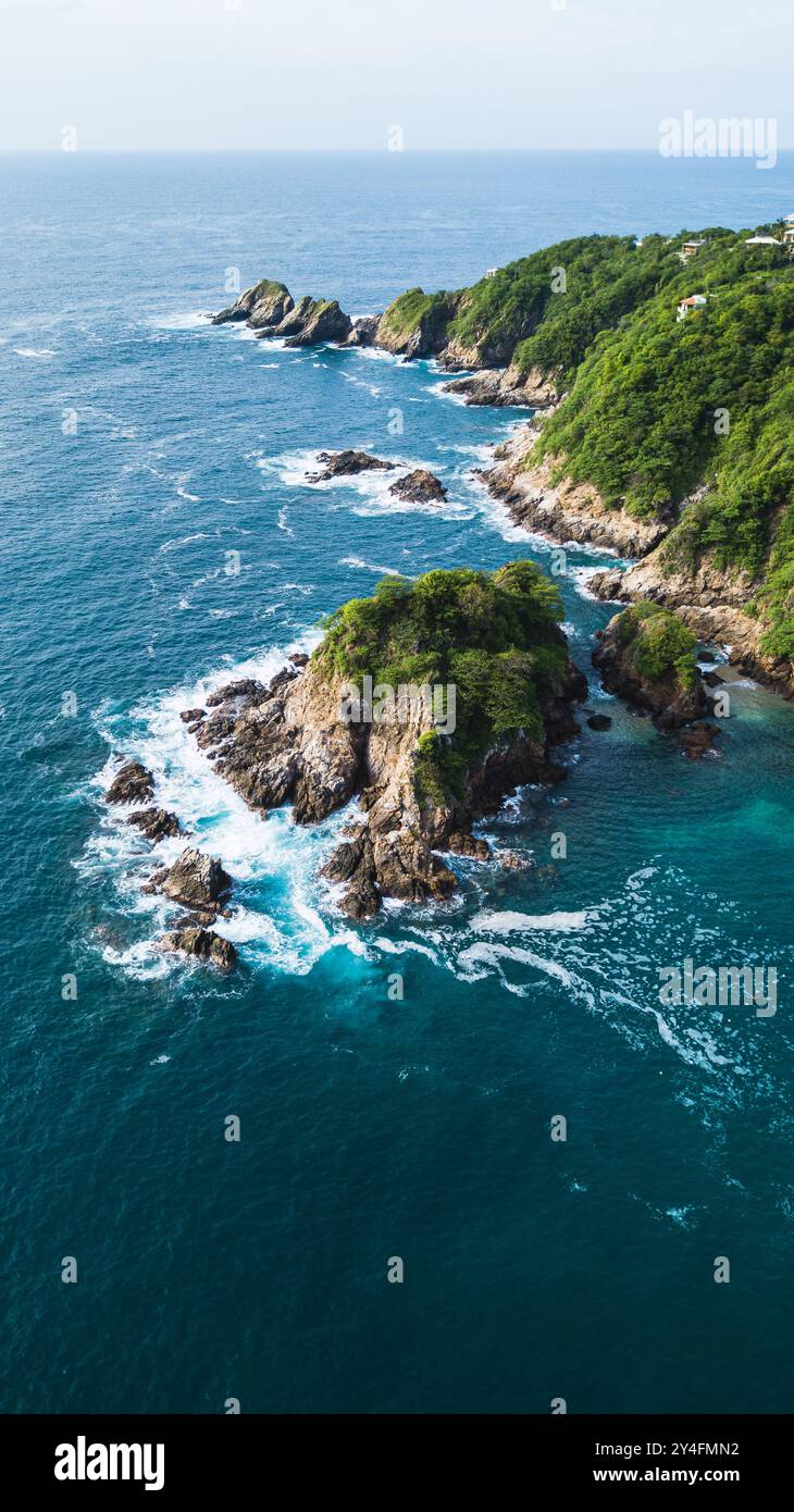 Vista aerea di Puerto Angel, una città messicana situata nello stato di Oaxaca, Messico Foto Stock