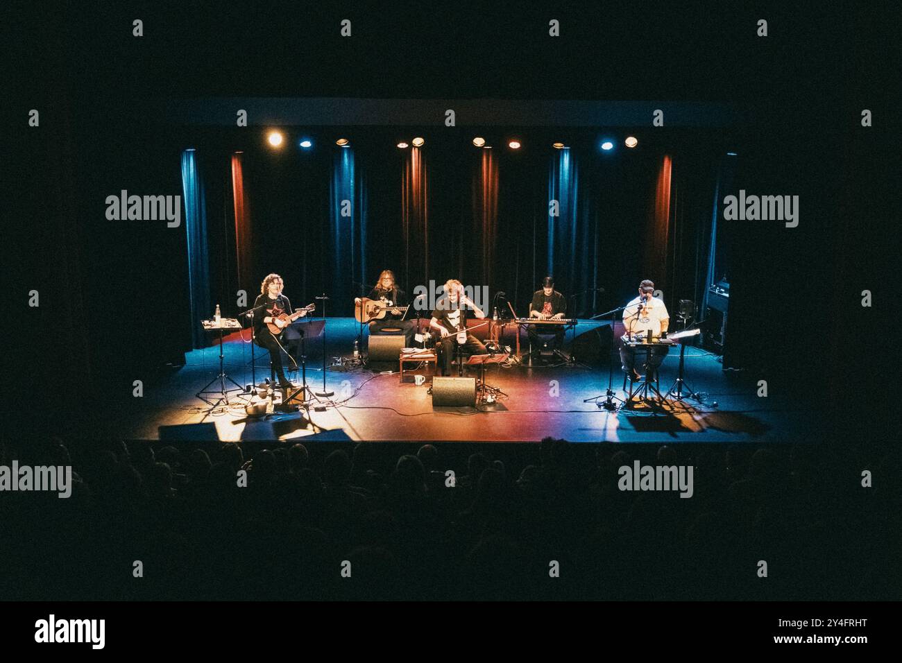 Copenaghen, Danimarca. 17 settembre 2024. La band americana The Magnetic Fields esegue un concerto dal vivo al Bremen Teater di Copenaghen. Credito: Gonzales Photo/Alamy Live News Foto Stock