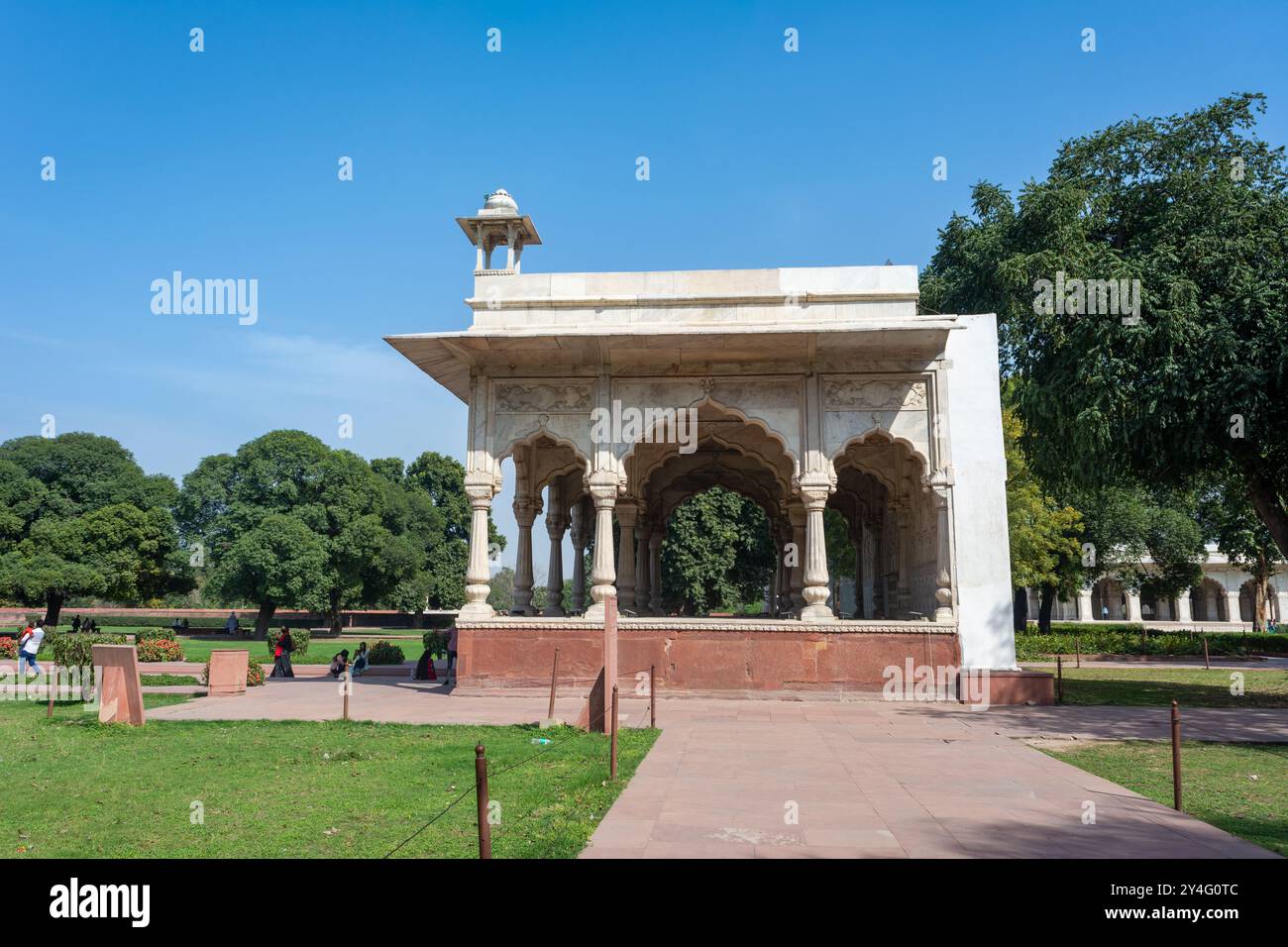 OLD DELHI, INDIA - 3 NOVEMBRE 2022: Sawan Pavilion, Red Fort, Old Delhi, India. Sito patrimonio dell'umanità dell'UNESCO Foto Stock