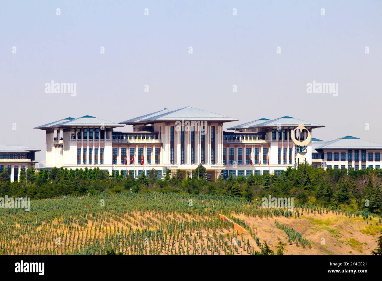 Ankara, Bestepe, Turchia - Ufficio presidenziale 05.06.2024 (turco: külliye) nella regione di Bestepe. Casa di Stato. Architettura. Foto orizzontale. Niente persone Foto Stock