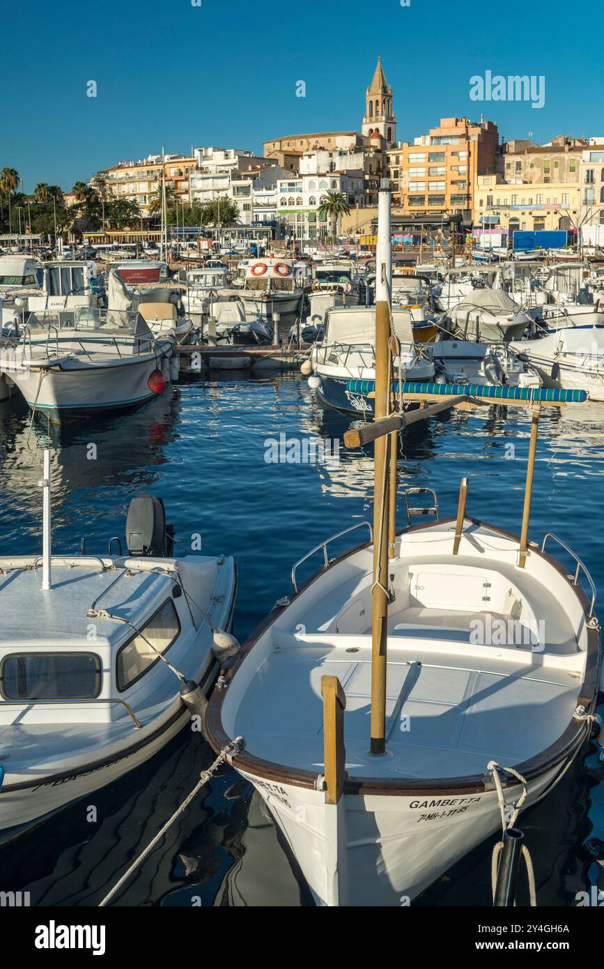 PORTO DELLA CITTÀ VECCHIA DI PALAMOS COSTA BRAVA GERONA CATALOGNA SPAGNA Foto Stock