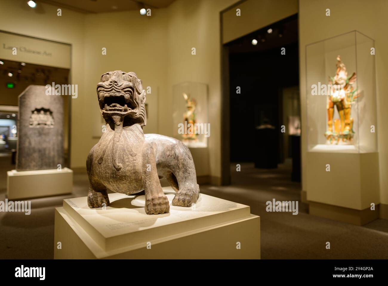 WASHINGTON DC - la tarda Eastern Zhou and Han Dynasties Gallery presso la Arthur M. Sackler Gallery di Washington DC. Questa mostra mostra mostra manufatti di due periodi cruciali della storia antica cinese, che vanno dal 500 a.C. al 220 d.C. circa, offrendo ai visitatori informazioni sugli sviluppi artistici, culturali e tecnologici della prima Cina imperiale. Foto Stock