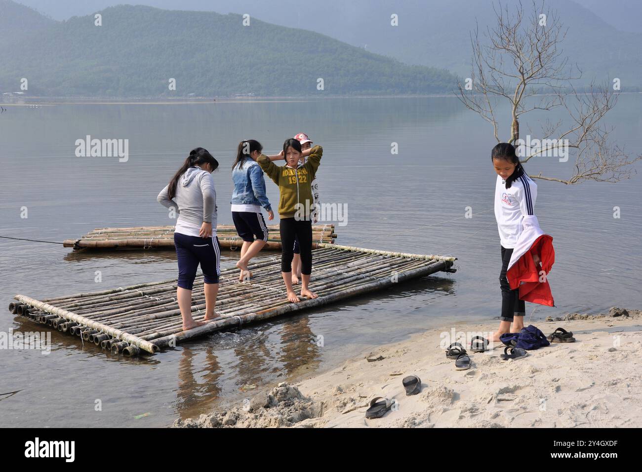 Il Vietnam, Hoi An, uomo villaggio thailandese Foto Stock