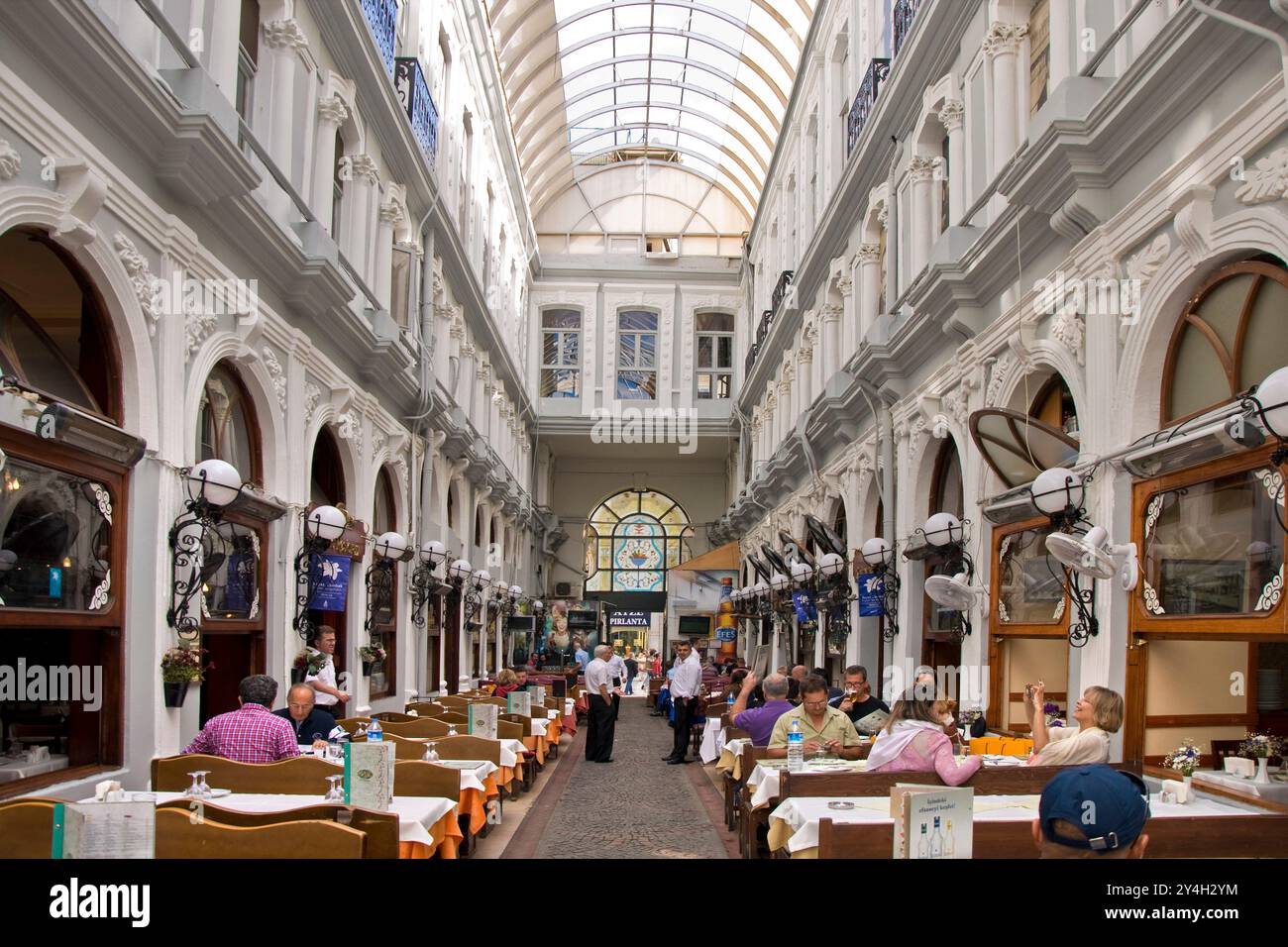 Turchia, Istanbul, İstiklal Caddesi, Cicek Pasaji Foto Stock