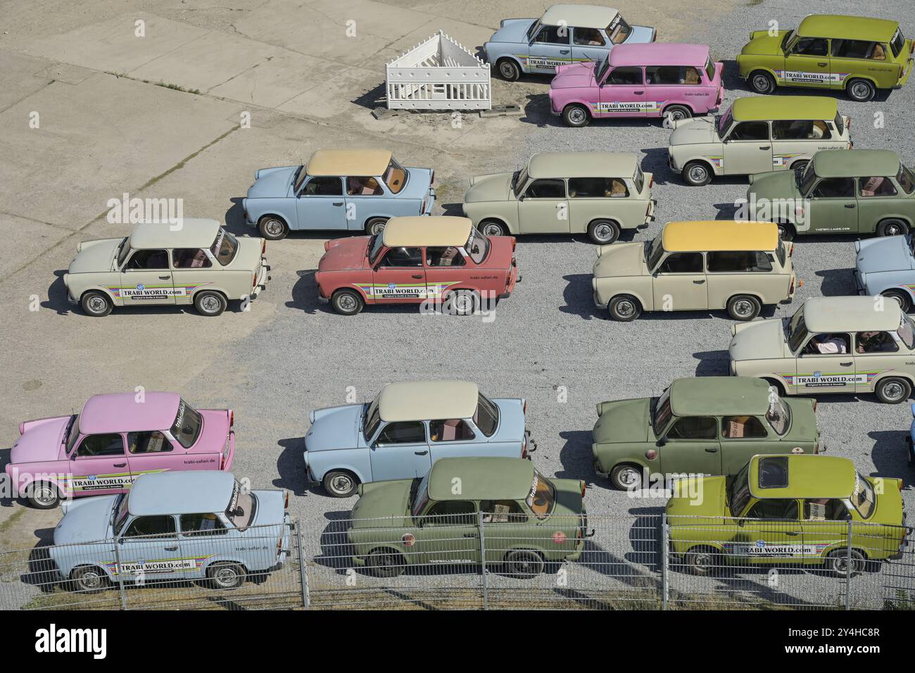 Trabi World, Zimmerstrasse, Wilhelmstrasse, Mitte, Berlino, Germania, Europa Foto Stock