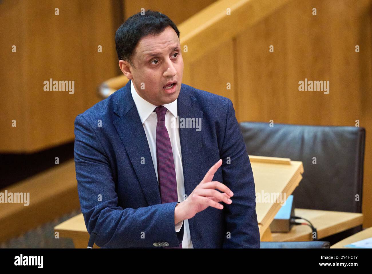 Edimburgo Scozia, Regno Unito 18 settembre 2024. Anas Sarwar MSP al Parlamento scozzese per il dibattito del governo scozzese sulla creazione di una Scozia moderna, diversificata e dinamica. credito sst/alamy notizie in diretta Foto Stock