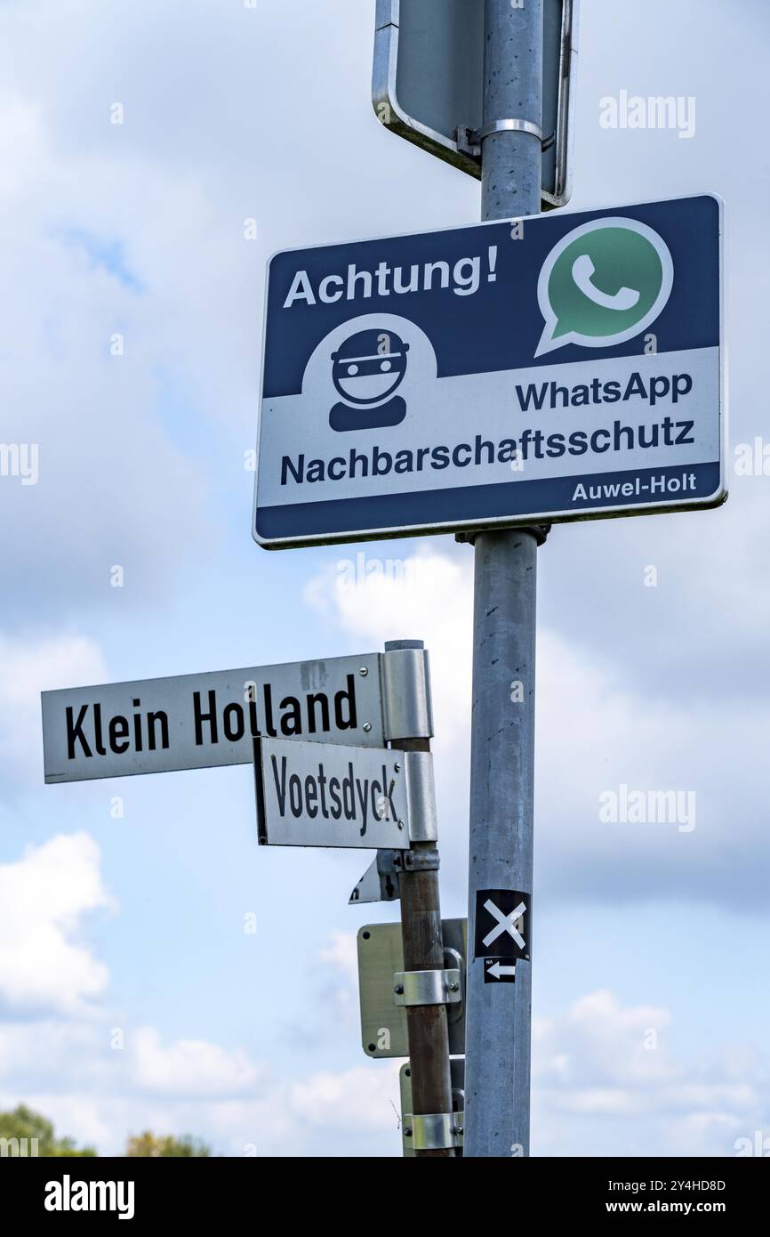 Cartello di protezione del vicinato contro i ladri, attraverso i gruppi WhatsApp, zona rurale vicino al villaggio di Auwel vicino a Straelen, Renania settentrionale-Vestfalia, Germa Foto Stock