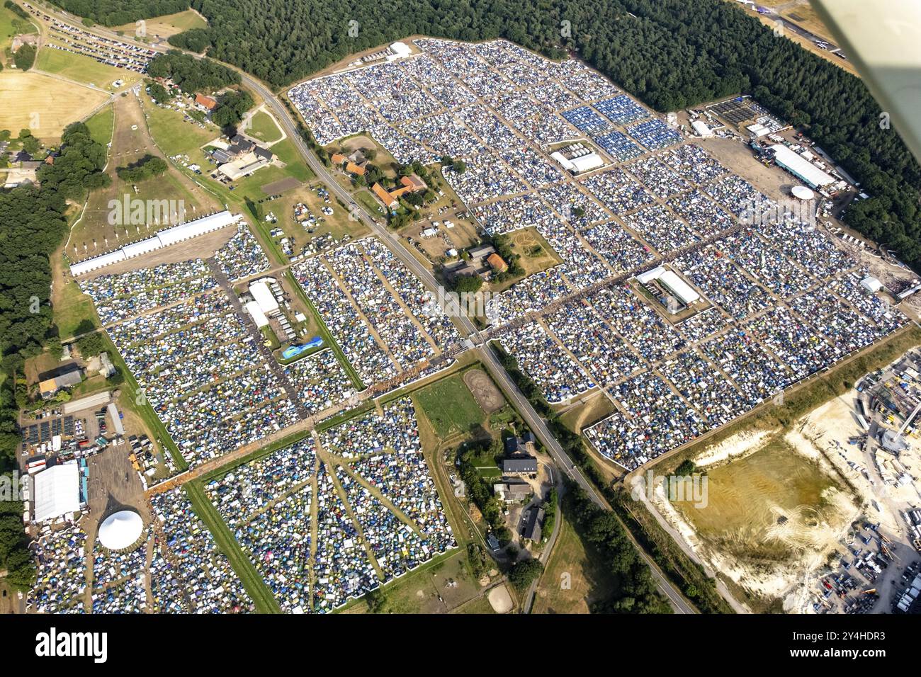 Partecipanti al PAROOKAVILLE - Electronic Music Festival, area concerti a Weeze nello stato federale della Renania settentrionale-Vestfalia, Germania, Europa Foto Stock