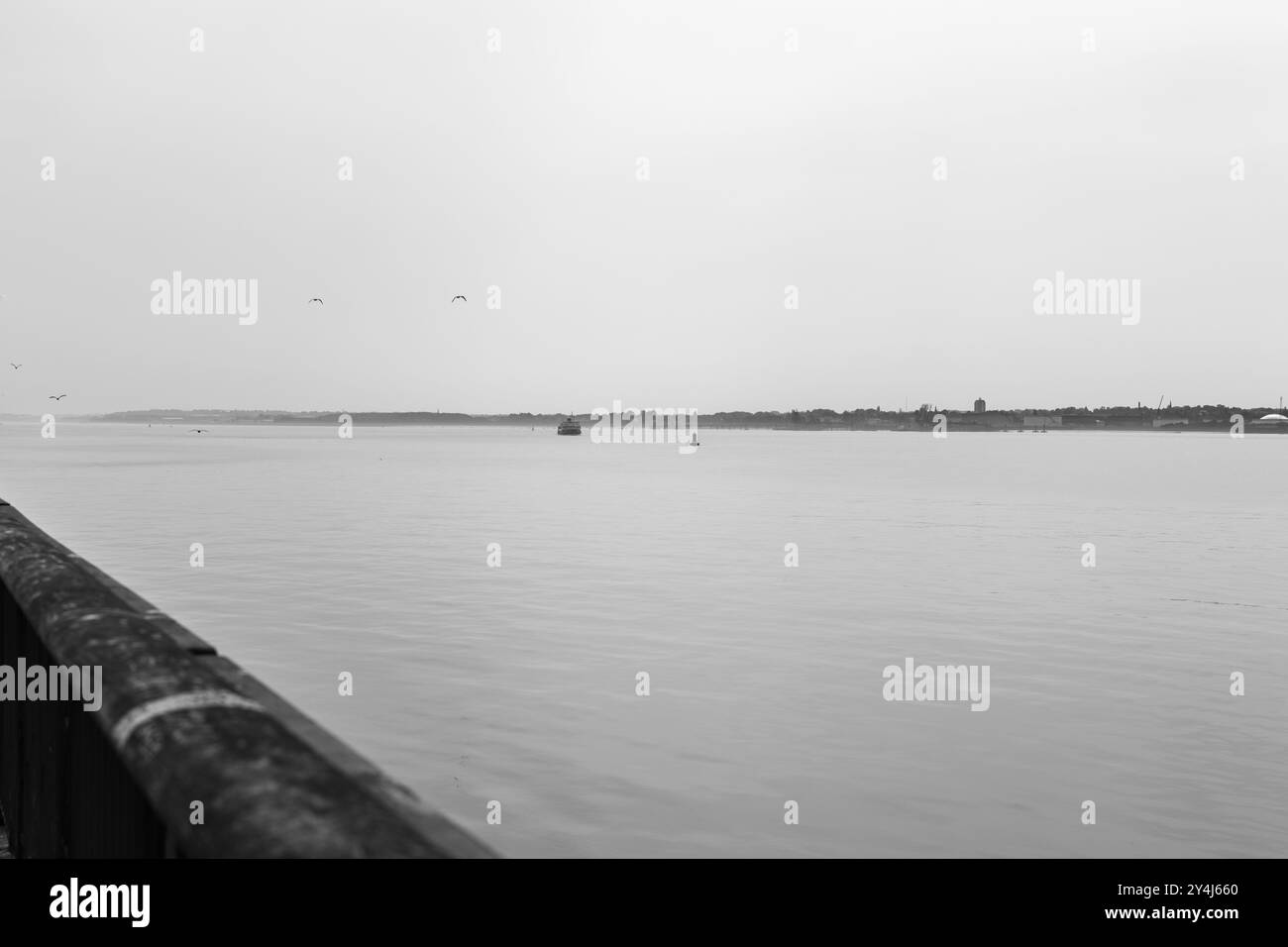 Fotografare un traghetto che sale sul Mersey Foto Stock