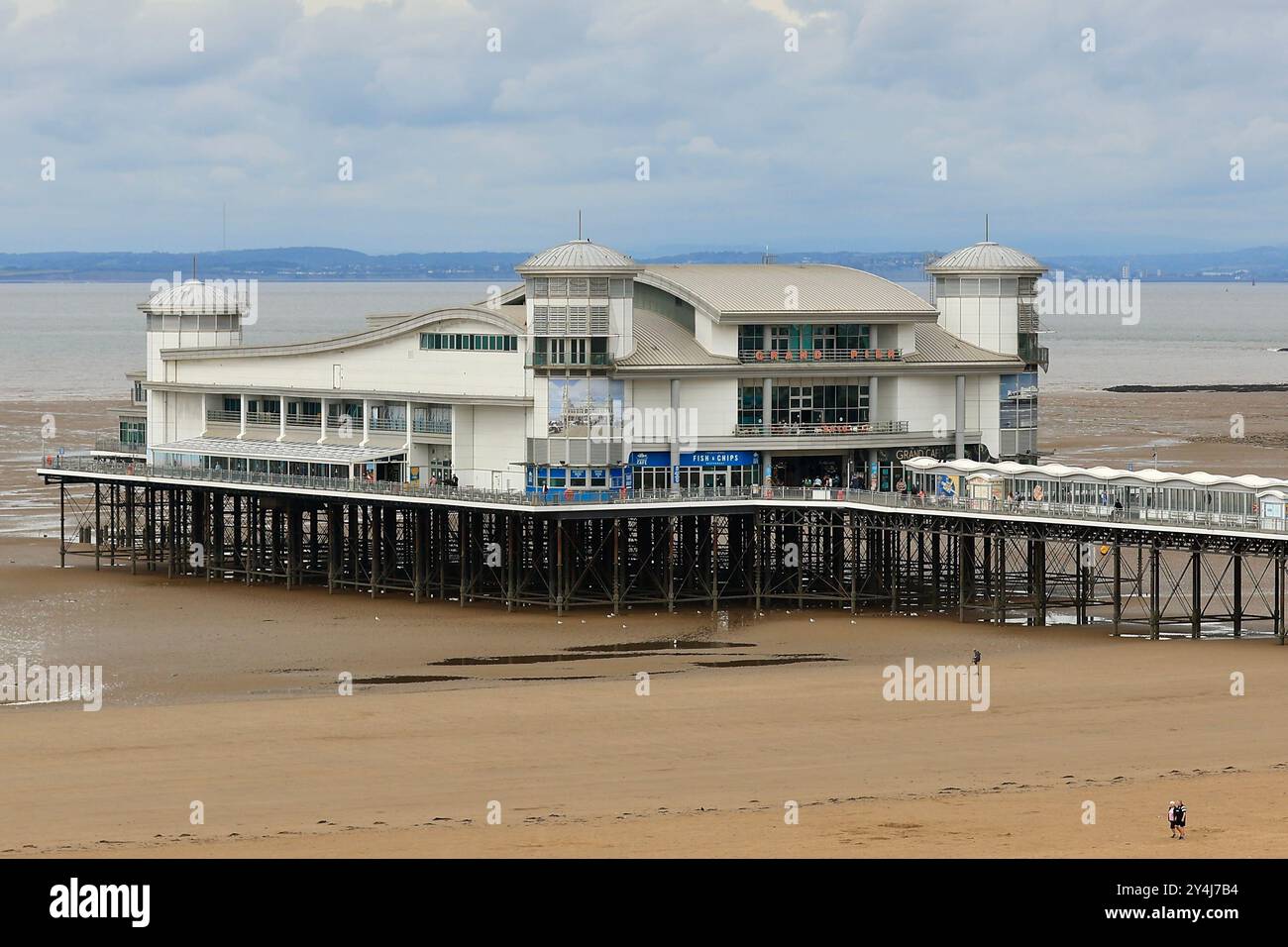 Grand Pier a Weston Super Mare. Il meglio delle città costiere britanniche. Foto Stock