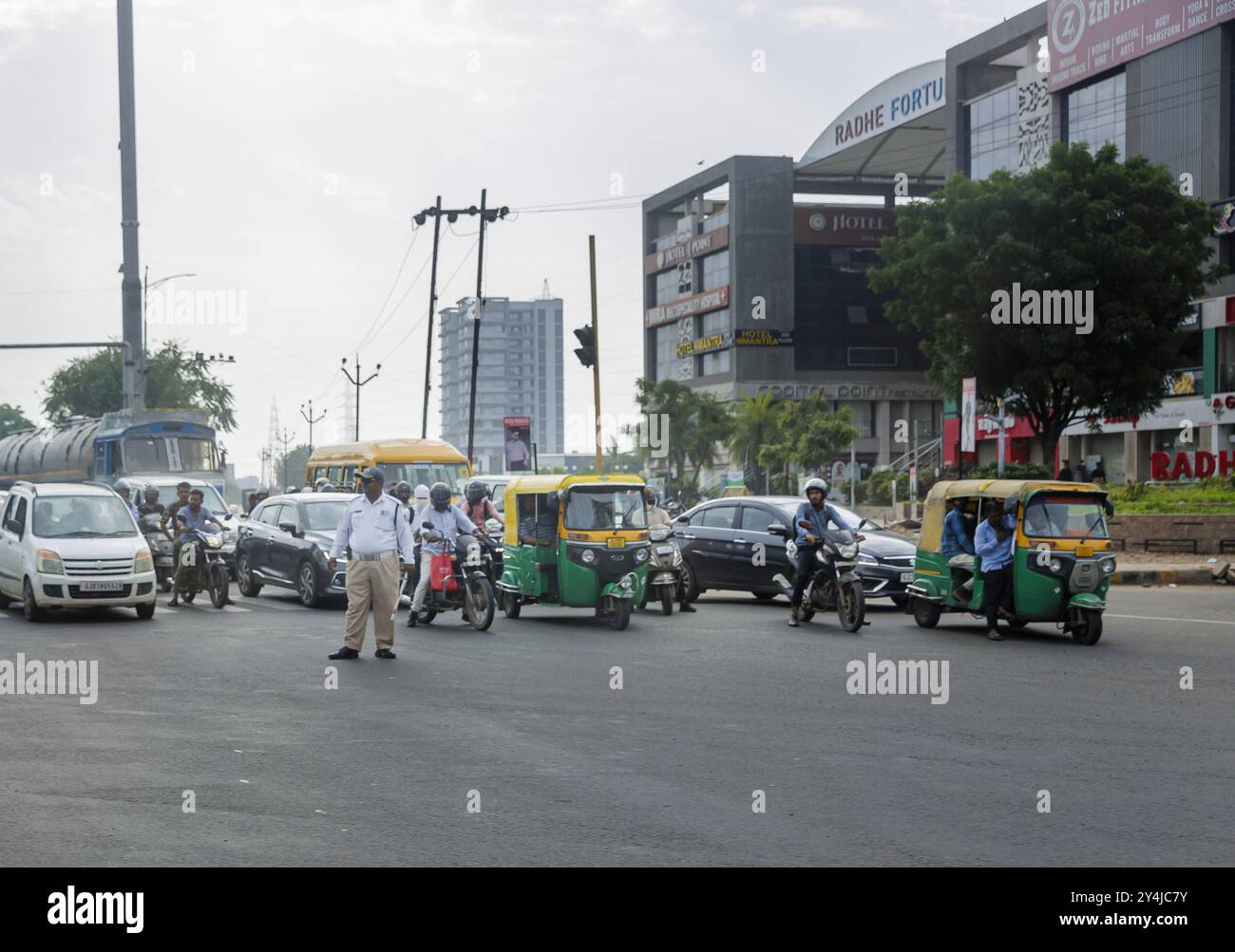 Strassenszene ad Ahmedabad in Indien 15.09.2024. Ahmedabad Indien *** scena di strada ad Ahmedabad in India 15 09 2024 Ahmedabad India Copyright: XUtexGr Foto Stock