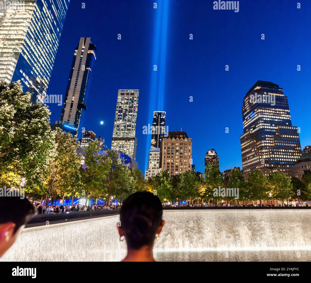 Il Tribute in Light brilla sul 9/11 Memorial di New York mercoledì 11 settembre 2024 nel 23° anniversario degli attacchi terroristici dell'11 settembre 2001. (© Richard B. Levine) Foto Stock