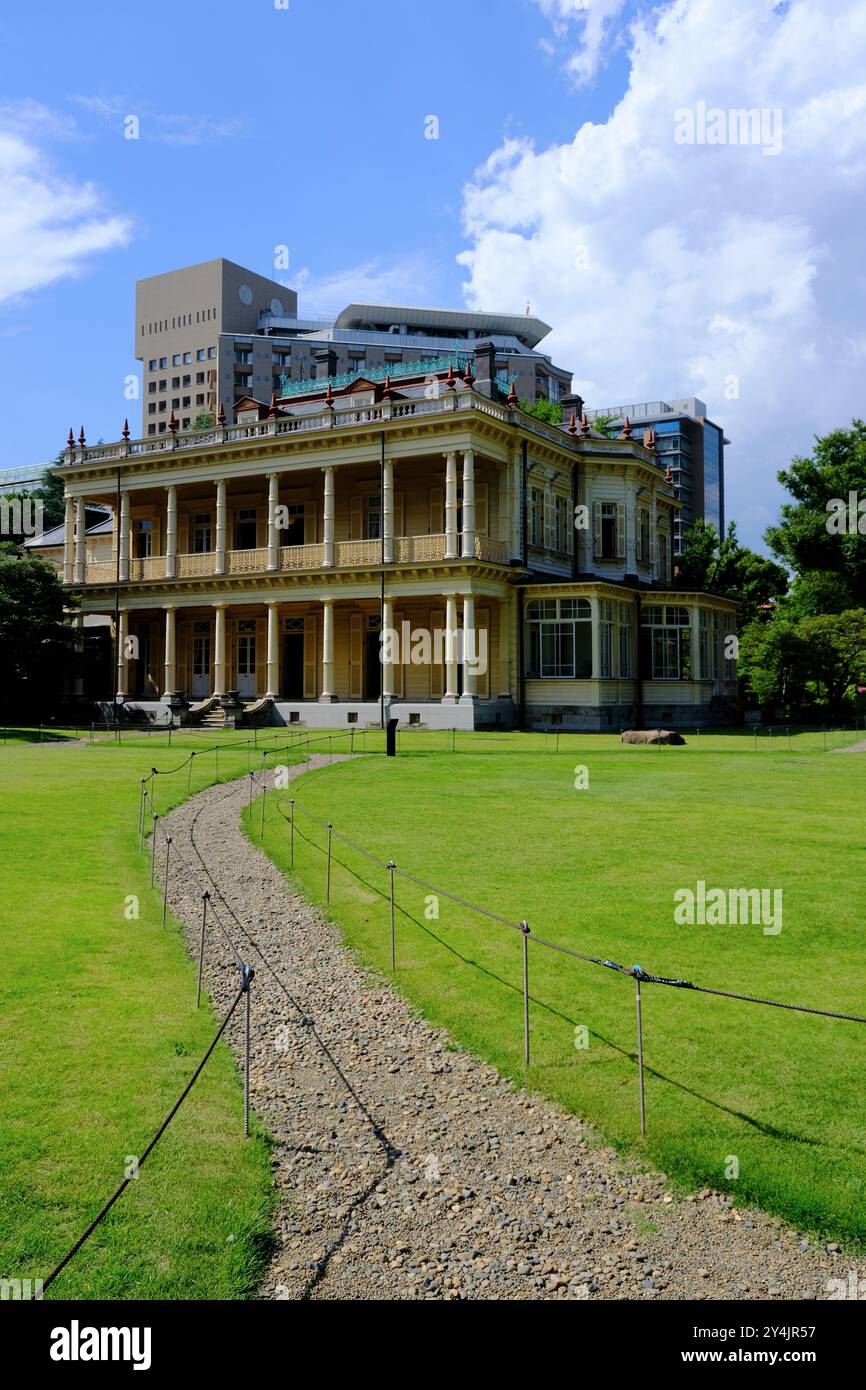 La casa in stile occidentale della famiglia Iwasaki, il fondatore della Mitsubishi, progettata dall'architetto britannico Josiah Conder nel giardino Kyu-Iwasaki-tei. Taitō, Tokyo, Giappone Foto Stock
